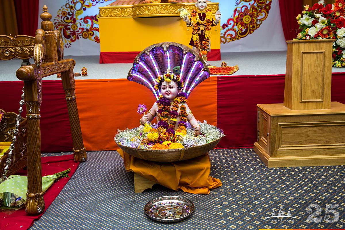 ©1987-2017 SKS Swaminarayan Temple East London
